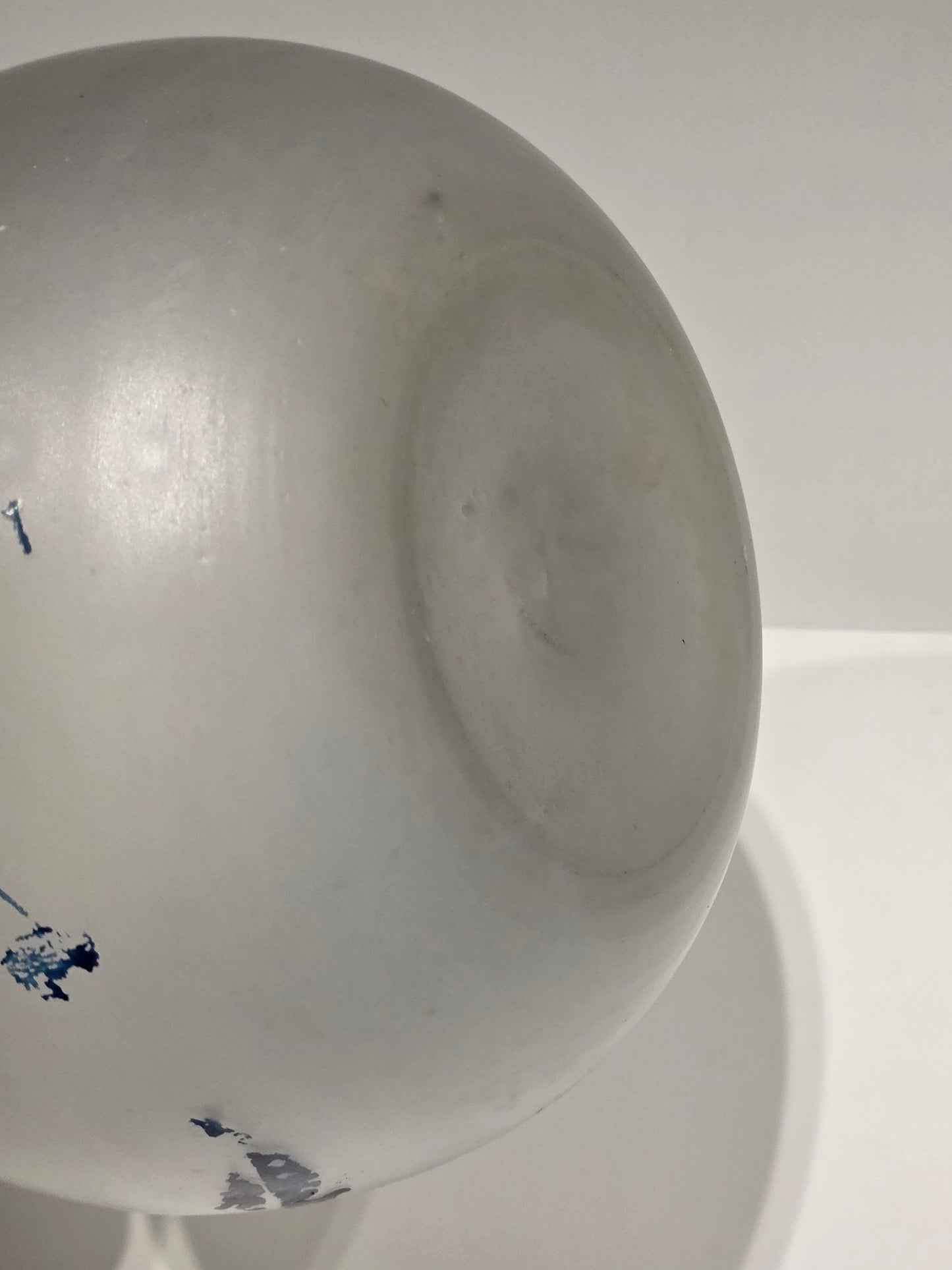 Vase boule verre glacé signé Début 20ème