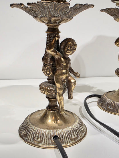 Paire de lampe sur pied "angelots" en bronze et pates de verre