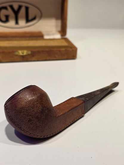Pipe en bois Gyl recouverte de cuir avec coffret