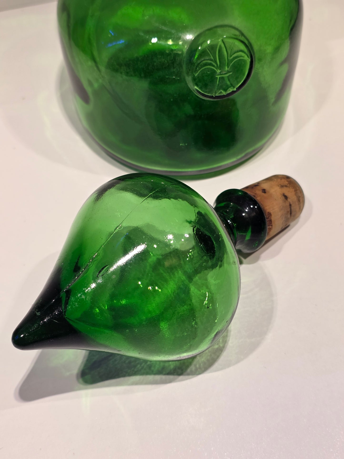 Carafe en verre (style empoli) avec son bouchon en verre soufflé
