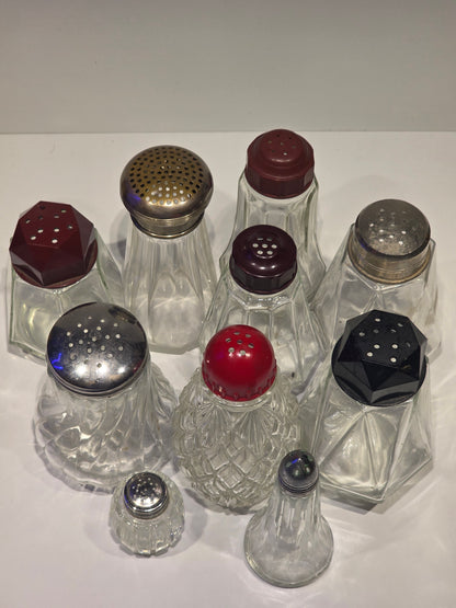 Lot de sucrières, salières et poivrieres verre, Bakélite et métal
