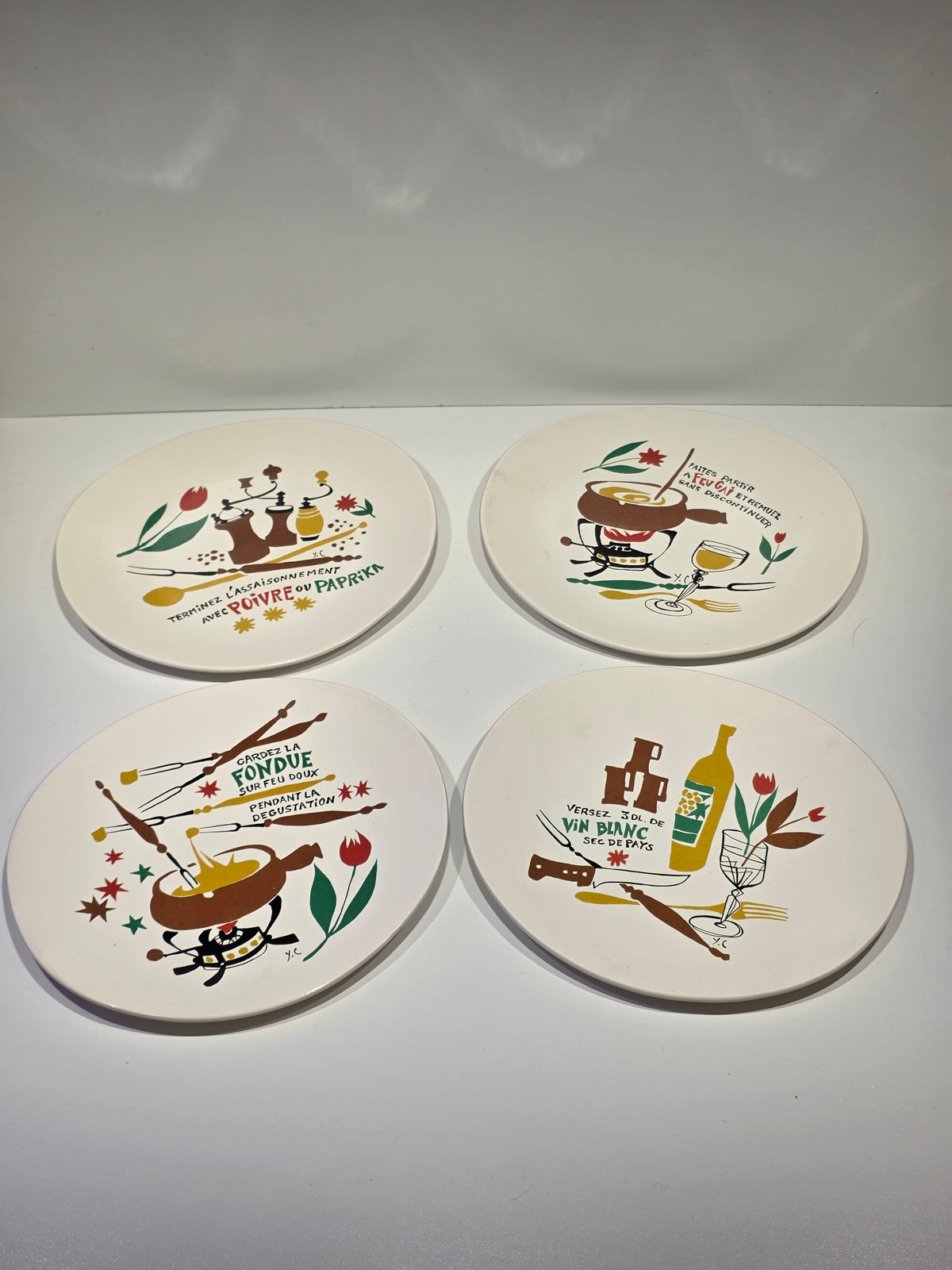 Service à Fondue "modèle" Thonon années 60. Plats et assiettes