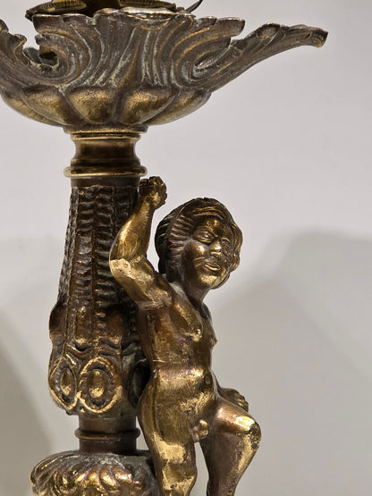 Paire de lampe sur pied "angelots" en bronze et pates de verre
