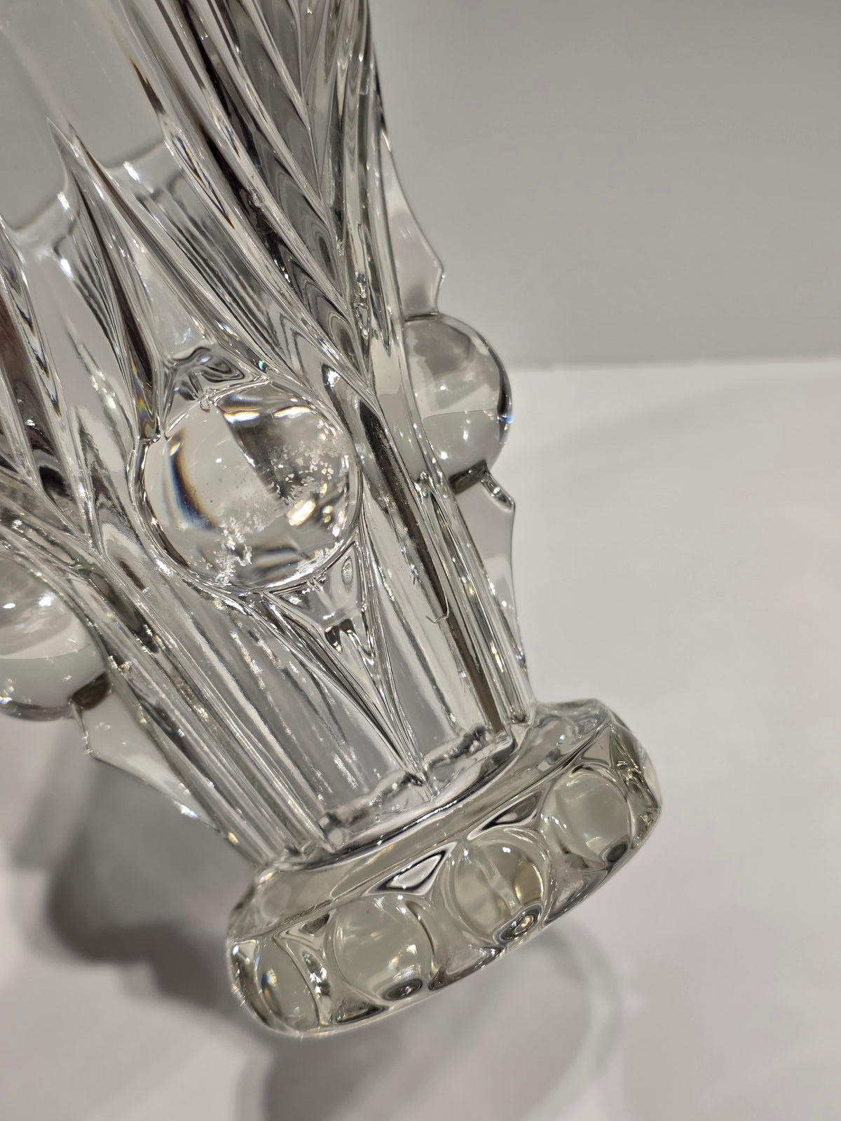 Petit vase verre pressé moulé art déco