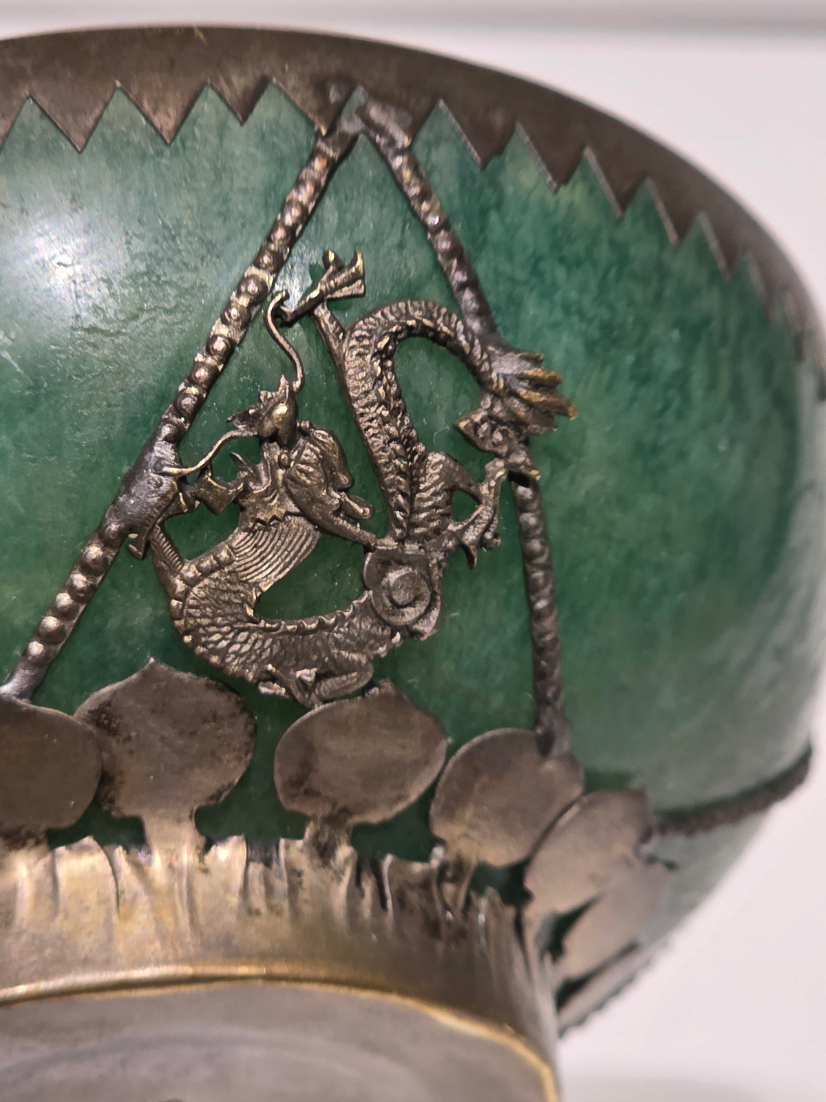 Bol Chinois en jade nephryté et métal 19ème siècle