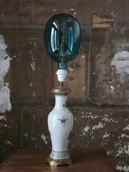 Lampe montée sur vase rouleau porcelaine 19ème siècle