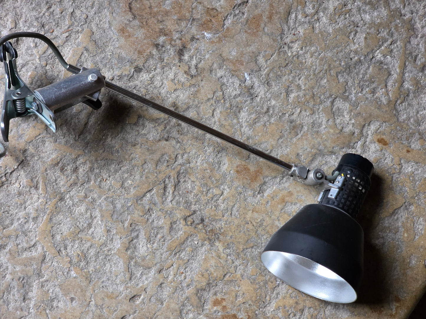 Lampe d’atelier BHV métal années 80