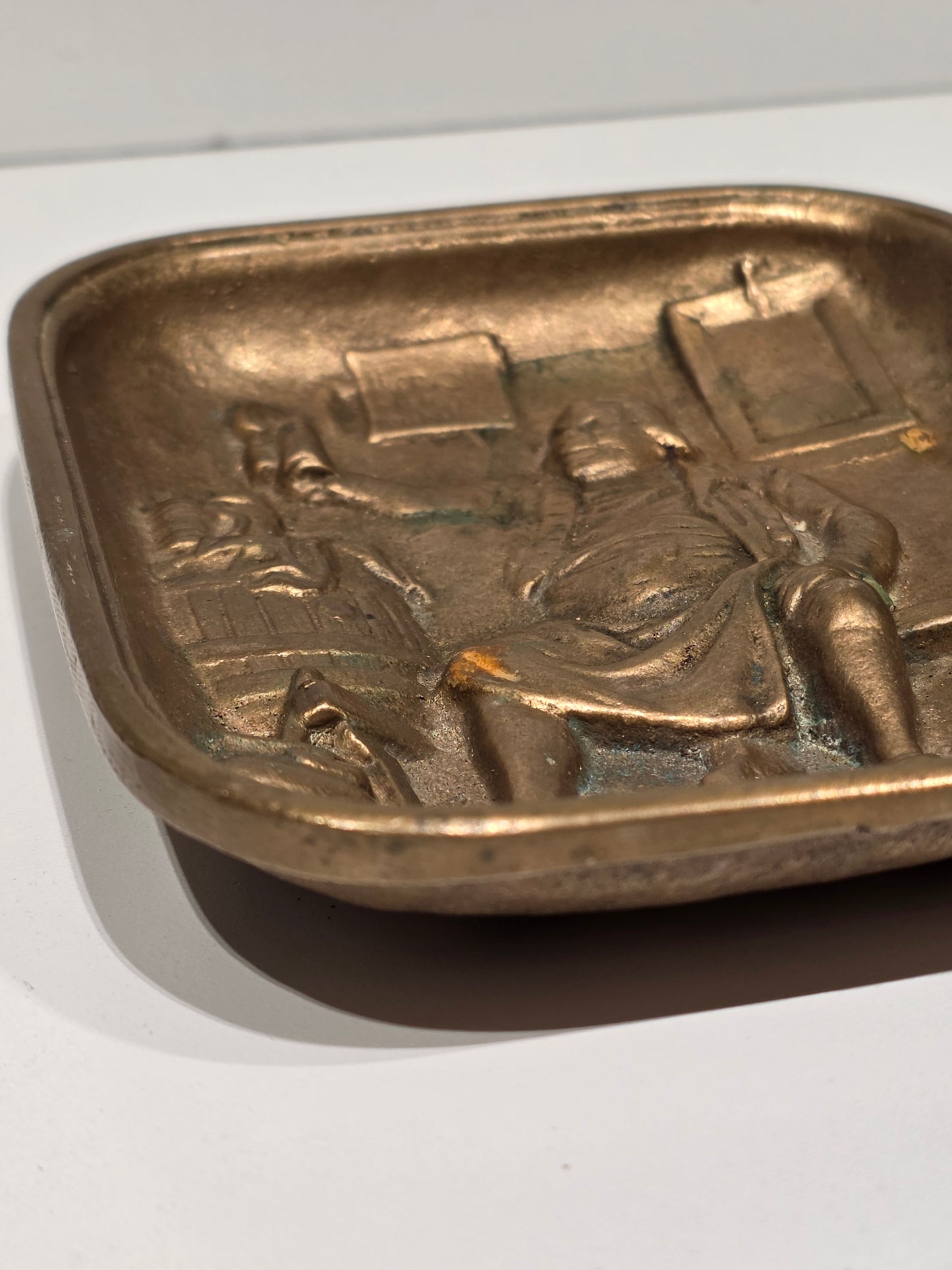 Cendrier vide poche en bronze "scène de bistrot"