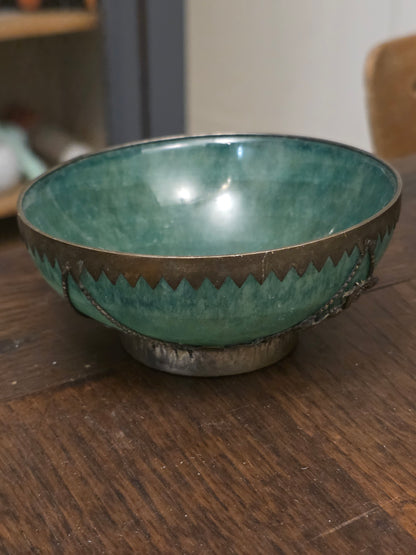 Bol Chinois en jade nephryté et métal 19ème siècle